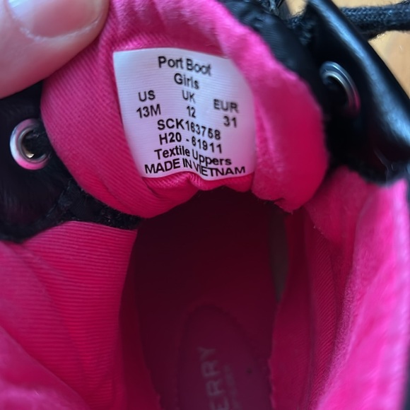 SPERRY- Big Kid's Saltwater Nylon Quilt Duck Boot - Picture 7 of 7